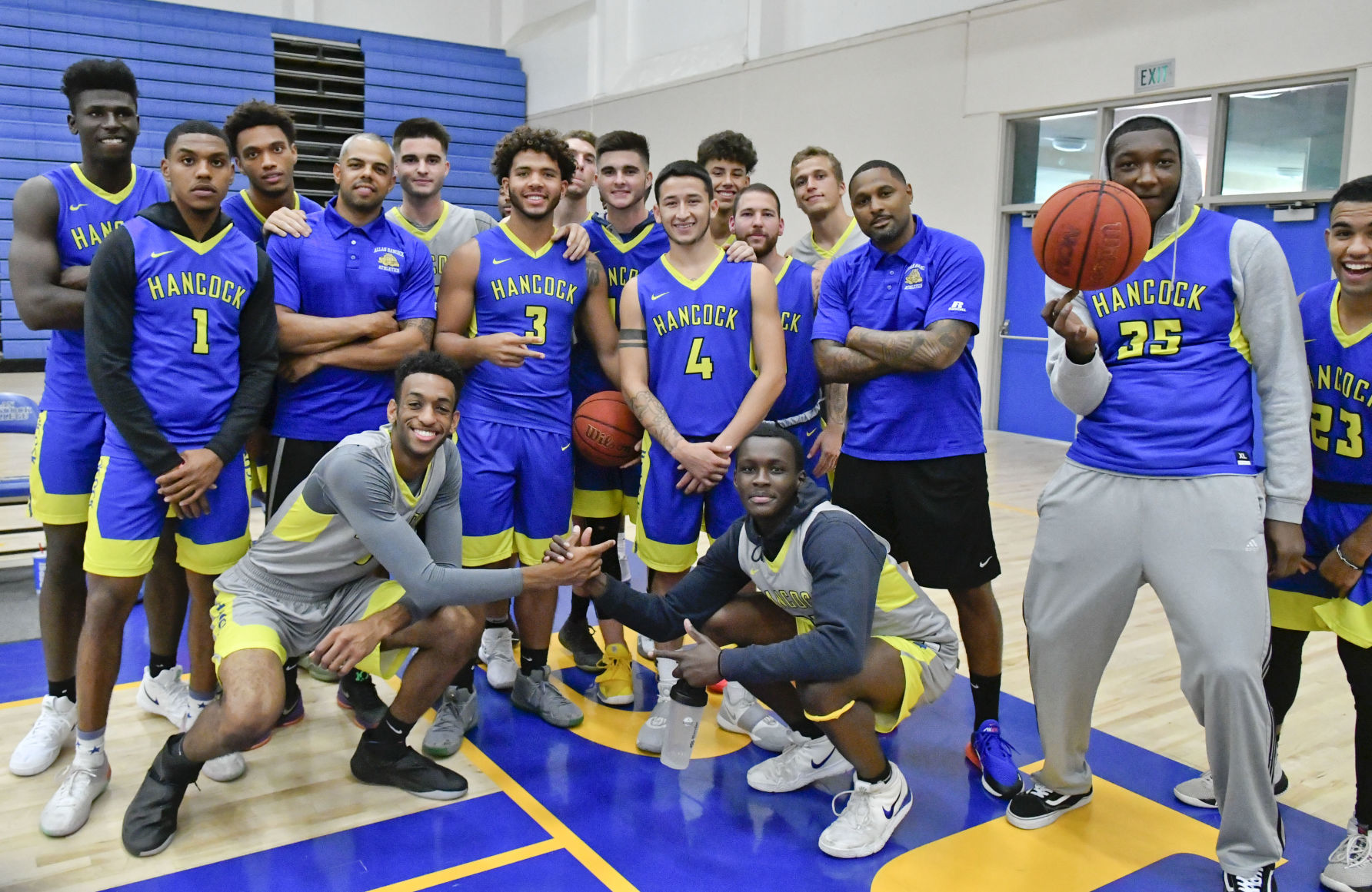 101718 Meet the Bulldogs 03.jpg